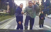 Piyada keçidində maşının üstünə tullandı