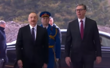 vucic-ilham-eliyevi-bele-qarsiladi