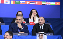 Prezident Sülh Şurasının ilk iclasında iştirak edir