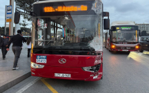 “Gənclik”də 2 marşrut avtobusu toqquşdu