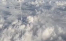 Təyyarənin pəncərəsindən raket uçuşunu izlədilər