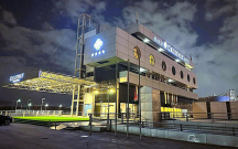 Hoteldə anasını öldürən yeniyetməyə hökm oxundu