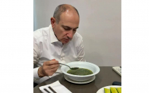 bu-defe-avtobusda-yemir