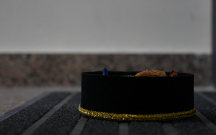 artiq-o-qapilara-papaq-atilir