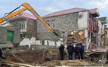 Keşlədə tamamilə sökülən evin