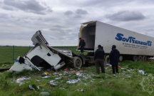 odenisli-yolda-qarpiz-dolu-tir-asdi