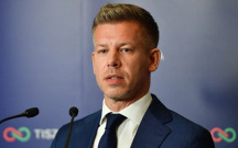 “Onu təbrik etmək niyyətində deyilik”