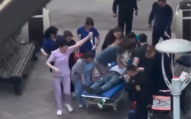 Ürəyi dayanan kişini xəstəxana həyətində həyata qaytardılar