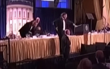 Trampın olduğu tədbirdə atışma