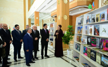 turkmenistanda-azerbaycan-kitablari-ucun-xususi-guse-yaradildi