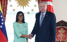 erdoganin-deveti-ile-turkiyeye-getdi