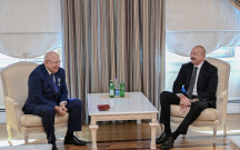 “İş kabinetlərimdə heç bir heykəl yoxdur, təkcə bu var”
