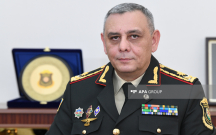 “Adam var, tər tökür, xaricdə oxuyur, o birisi də burada gəzir, möhlət istəyir…”