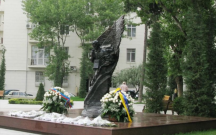 bu-meydana-taras-sevcenkonun-adi-verildi