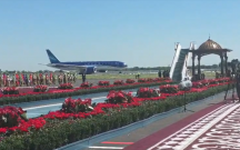 Prezidentin təyyarəsi Buxara aeroportuna endi