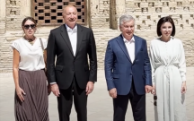 Prezidentlər xanımları ilə Buxaranı gəzdilər
