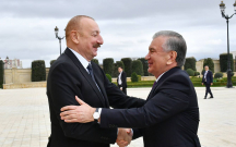 Əliyev Mirziyoyevi təbrik etdi