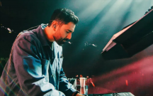 Məşhur musiqiçi, hamilə həyat yoldaşı və qızı öldürüldü