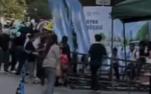 Monitor qadının üzərinə belə aşıb