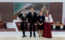 ilham-eliyev-mdb-nin-istirakci-olkelerinin-milli-stendleri-ile-tanis-olub