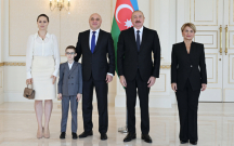 Yeni səfir ailəsi ilə Prezidentin qəbulunda