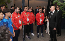 Prezidentin futbolçularla görüşündə maraqlı anlar