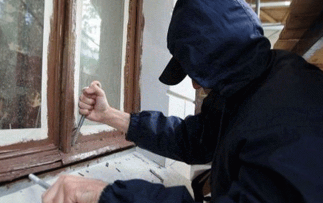 hec-kimin-olmadigini-deqiqlesdirib-evlere-girdiler