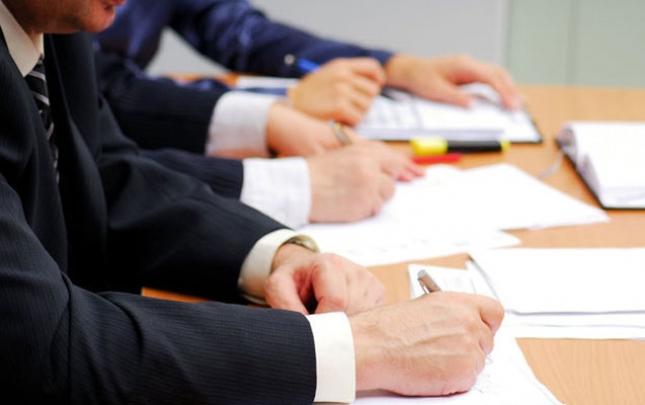 xususi-icra-memurlari-ile-bagli-qaydalar