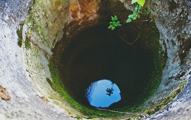 51-yasli-kisinin-meyiti-heyetindeki-quyudan-tapildi