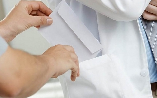 korrupsiya-ile-bagli-36-tibb-iscisi-mesuliyyete-celb-edilib