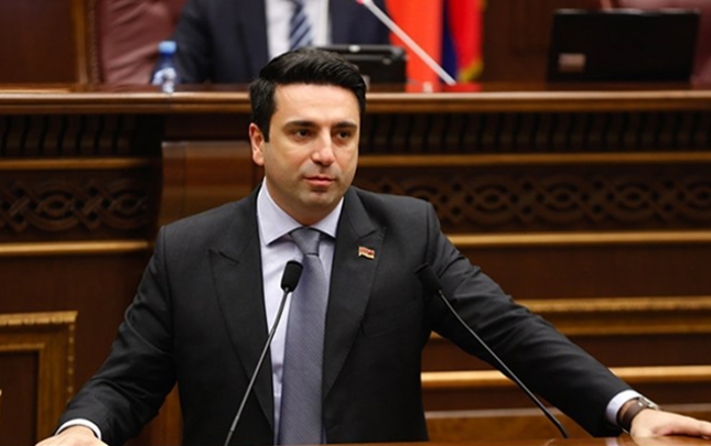 simonyan-deputat-mandatindan-imtina-edir