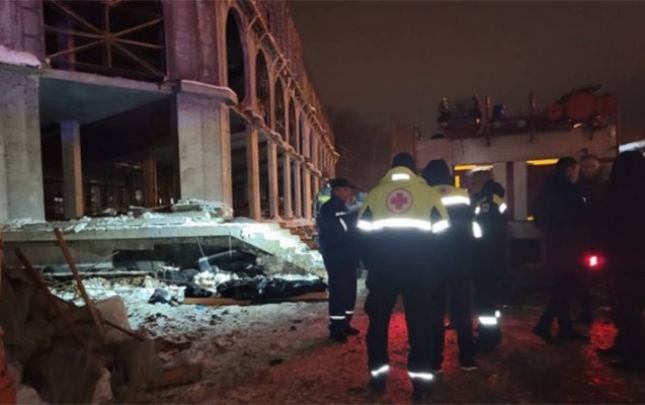 Rusiyada binanın iki mərtəbəsi çökdü, ölən və yaralılar var