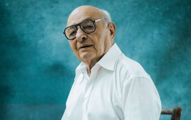 94 yaşlı Ömər Eldarovun bu fotoları maraqla qarşılandı