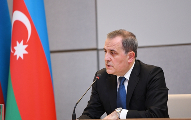 ceyhun-bayramov-macaristana-getdi