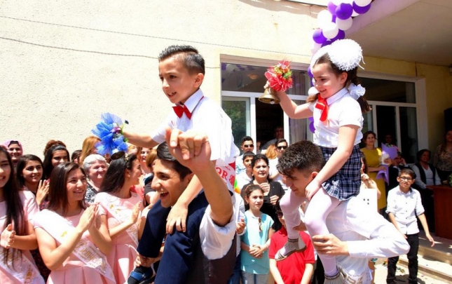 bu-mezunlar-qizil-ve-gumus-nisanla-teltif-edildi