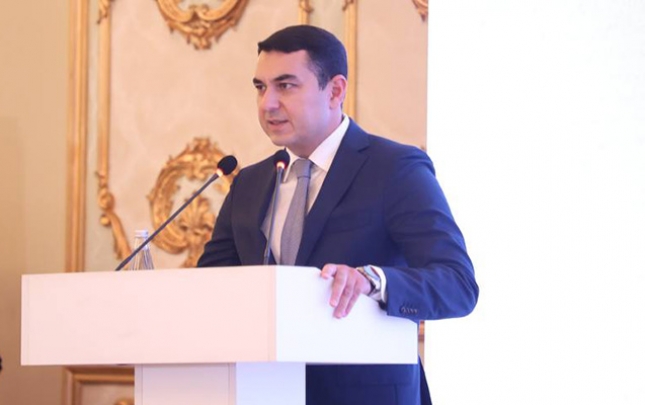 nazir-muellimlerin-imtahanlari-ile-bagli-danisdi