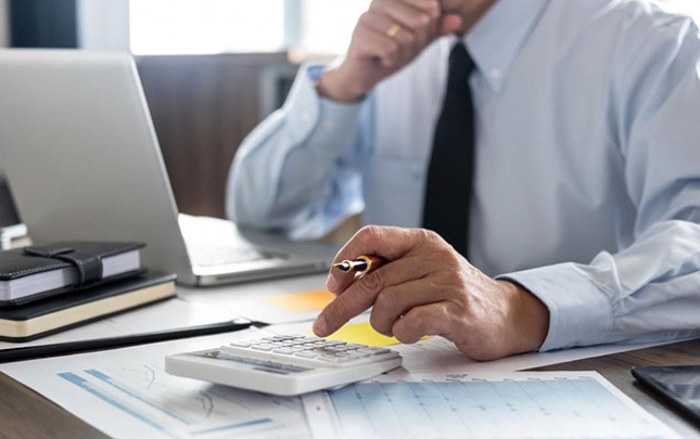 dovlet-qullugunda-yeni-emekhaqqi-sistemi-ne-ved-edir