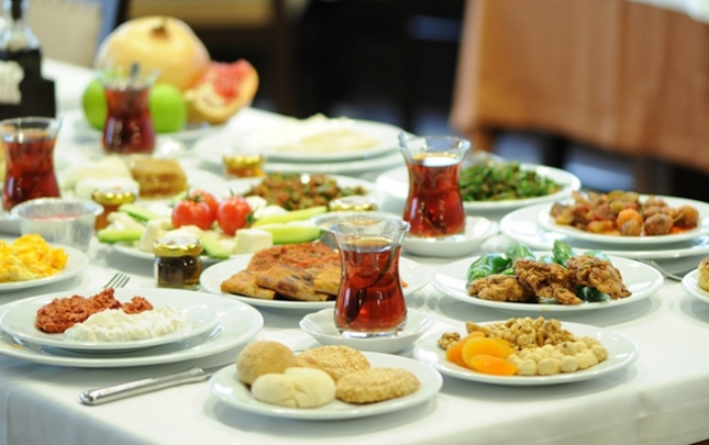 yeyib-icmek-qanli-bitdi