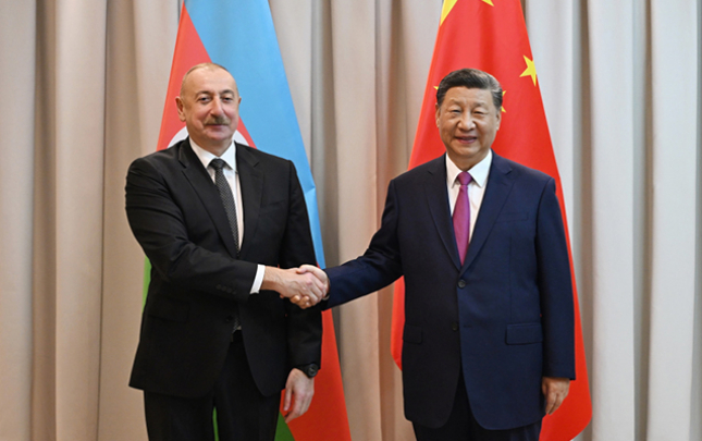 ilham-eliyev-si-cinpini-tebrik-etdi