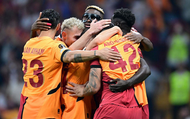 qalatasaray-monakoya-qarsi