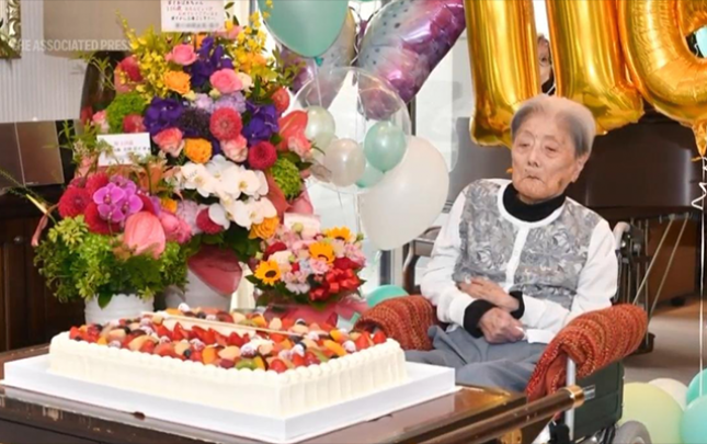 dunyanin-en-yasli-insani-vefat-etdi