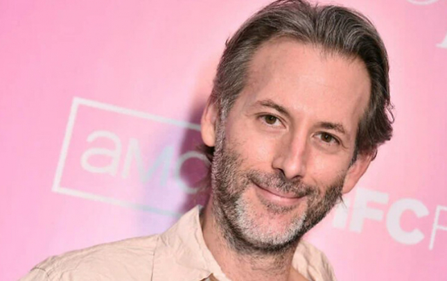 amerikali-rejissor-evinde-olu-tapildi