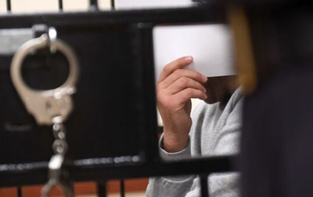 qonsunun-evine-soxulub-13-yasli-qizina-tecavuz-edene