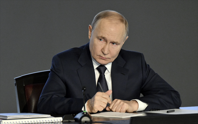 putin-trampin-xususi-numayendesi-ile-ne-danisib