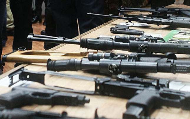 polis-xeyli-silah-sursat-askarladi