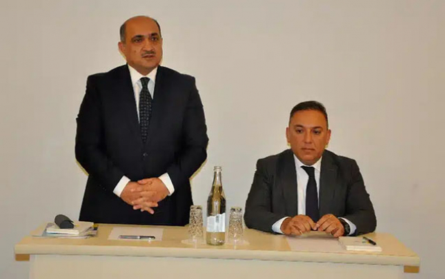 anar-eminov-kollektive-teqdim-edildi
