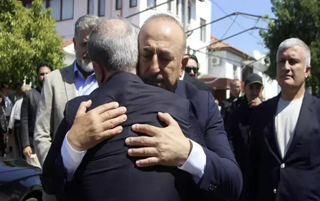 ceyhun-bayramov-cavusoglunun-atasinin-yas-merasiminde