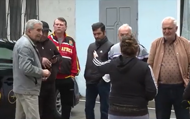 52-min-kompensasiya-verilir-hec-birotaqli-heyet-evi-de-ala-bilmerem