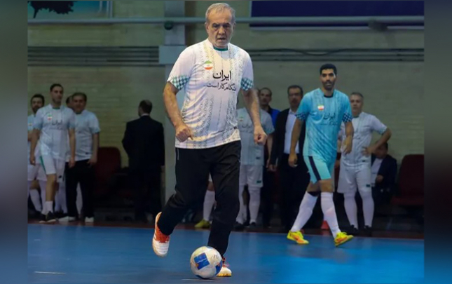 pezeskian-futbol-oynadi
