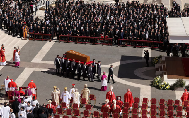 roma-papasi-defn-olunur